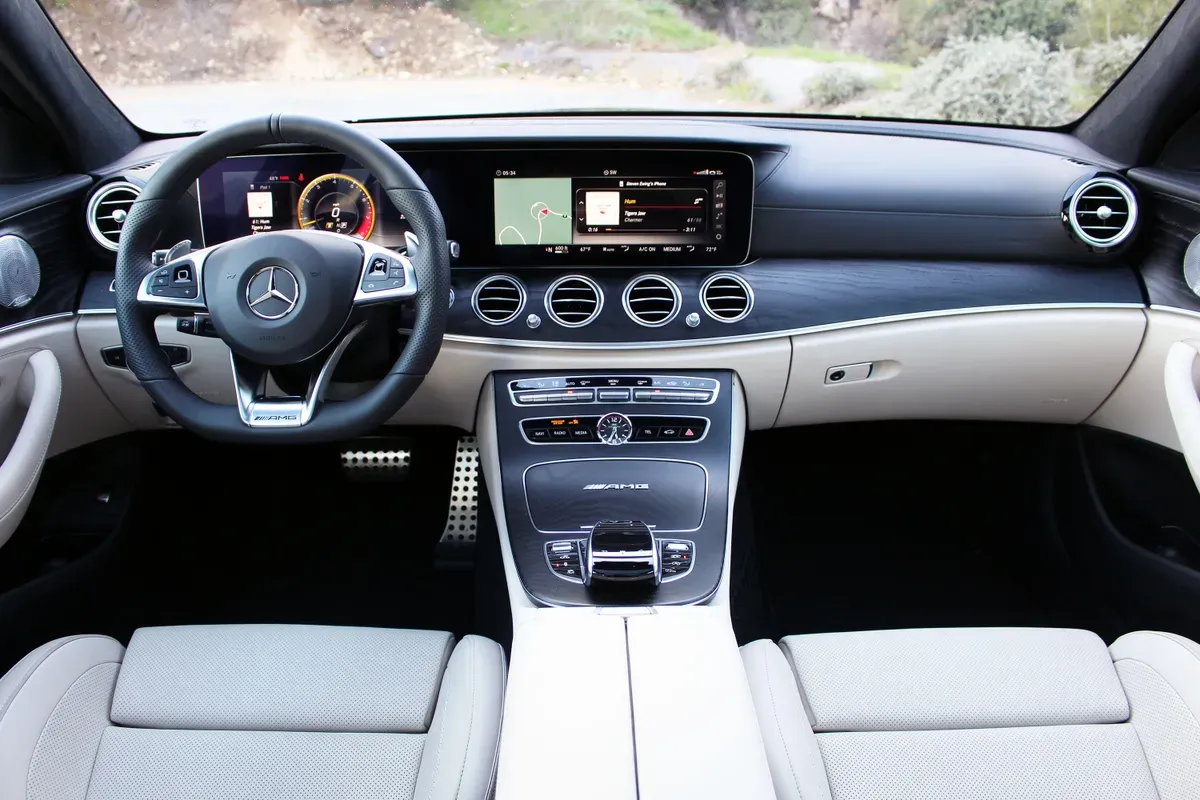 Interior Mercedes-AMG E63 S Wagon 2018