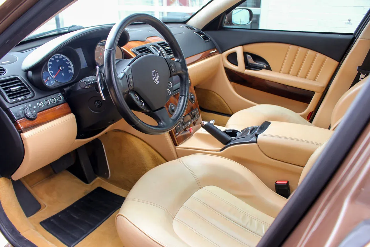 Interior Maserati Quattroporte 2005