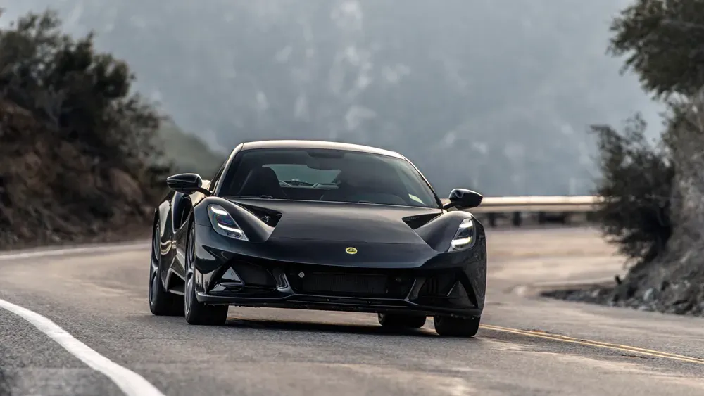 Lotus Emira 2023 Negro