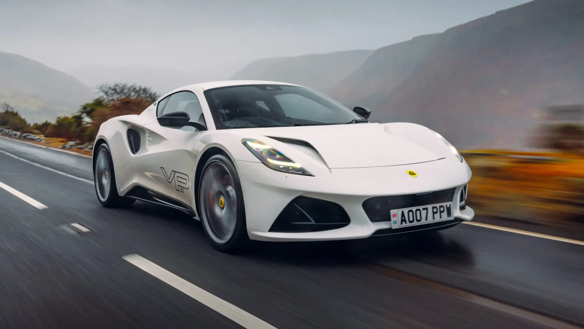 Lotus Emira 2023 Blanco