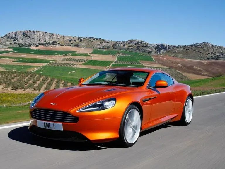 Aston Martin Virage 2012 Naranja