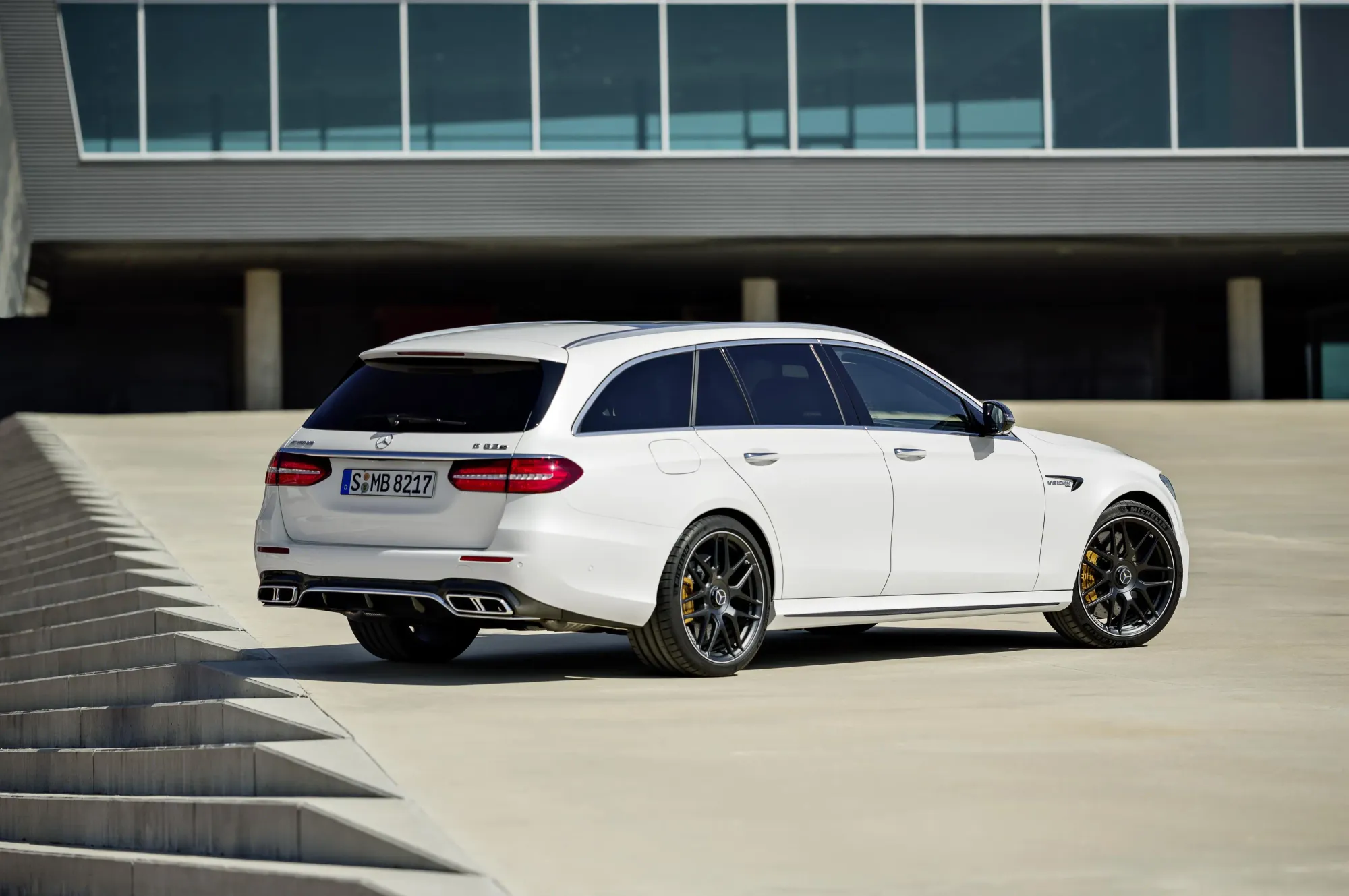 Lateral Mercedes-AMG E63 S Wagon 2018 Blanco