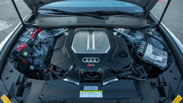 Motor Audi RS6 Avant 2021