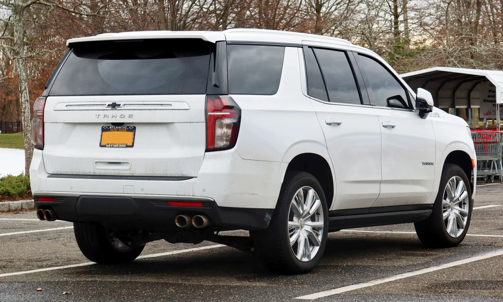 Parte Trasera Chevrolet Tahoe High Country 2021 Blanca