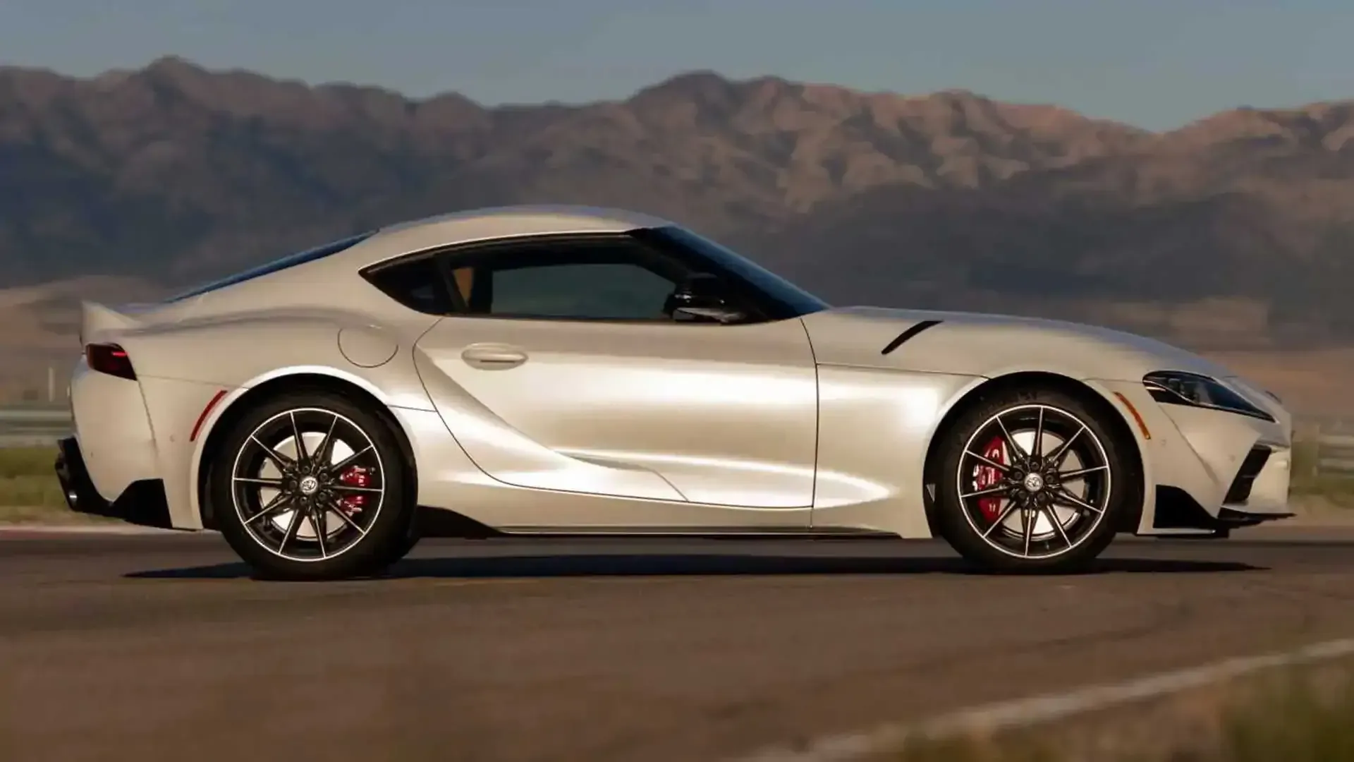 Lateral Toyota Supra 2023 Blanco