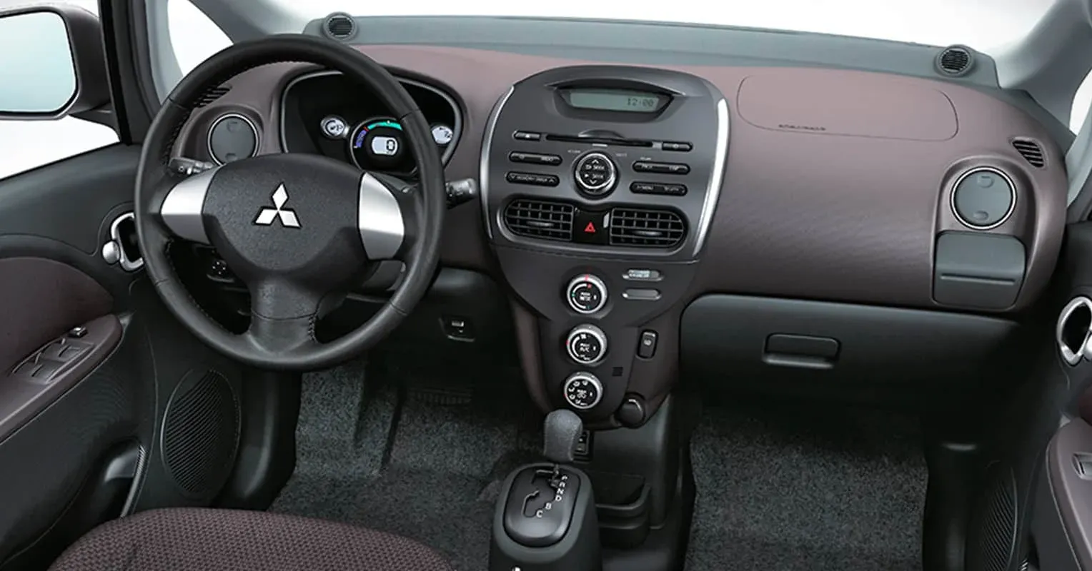 Interior Mitsubishi i-MiEV