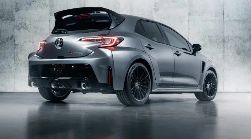 Parte Trasera Toyota GR Corolla 2023 Gris