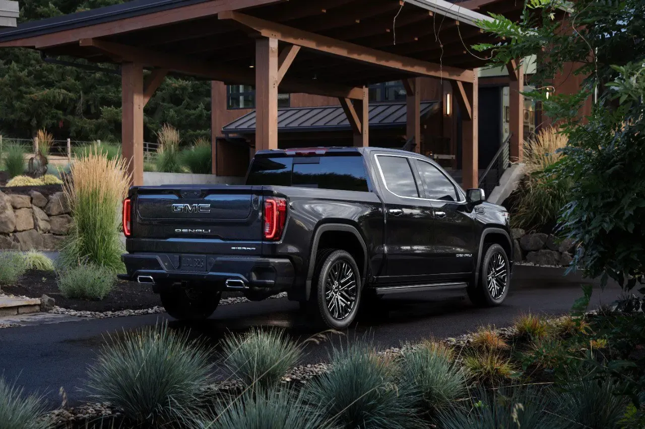 Parte Trasera GMC Sierra Denali Ultimate 2022 Negro