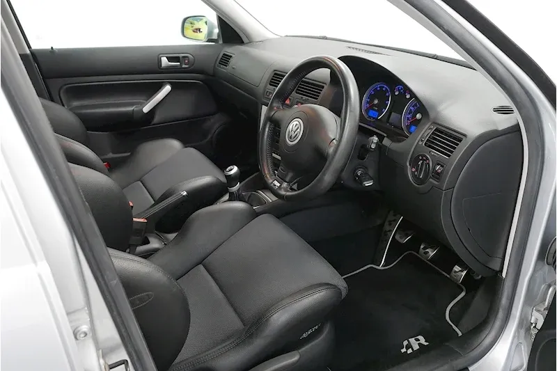 Interior Volkswagen R32 2003