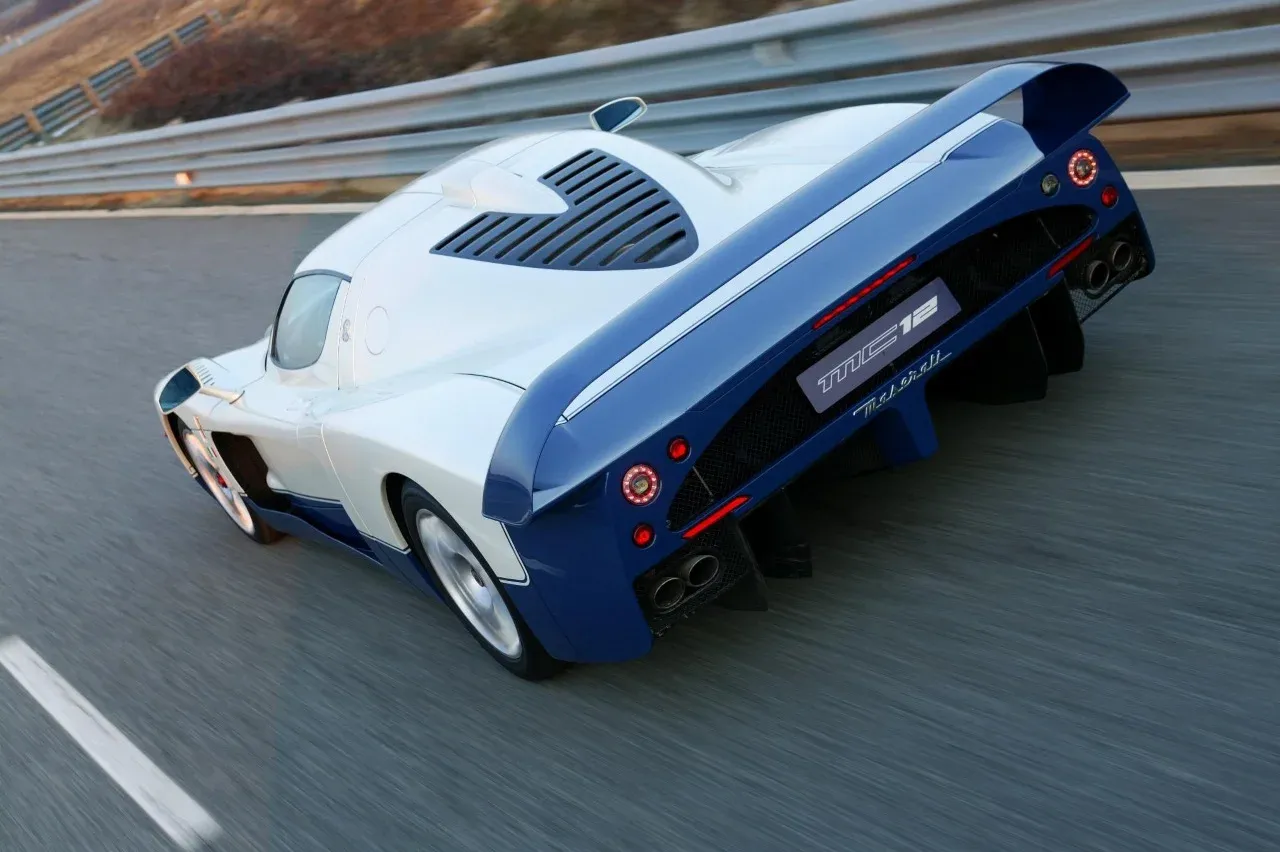 Parte Trasera Maserati MC12 Blanco