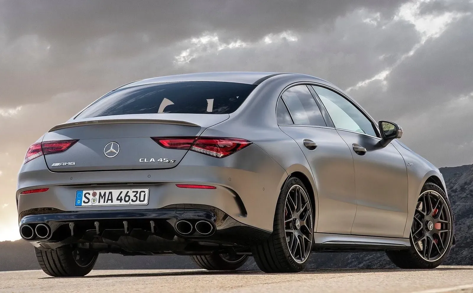 Parte Trasera Mercedes-AMG CLA 45 Gris