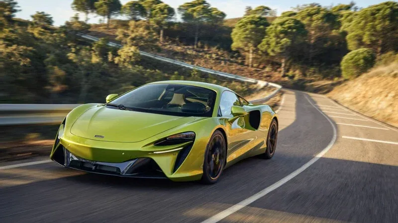 McLaren Artura 2023 Verde