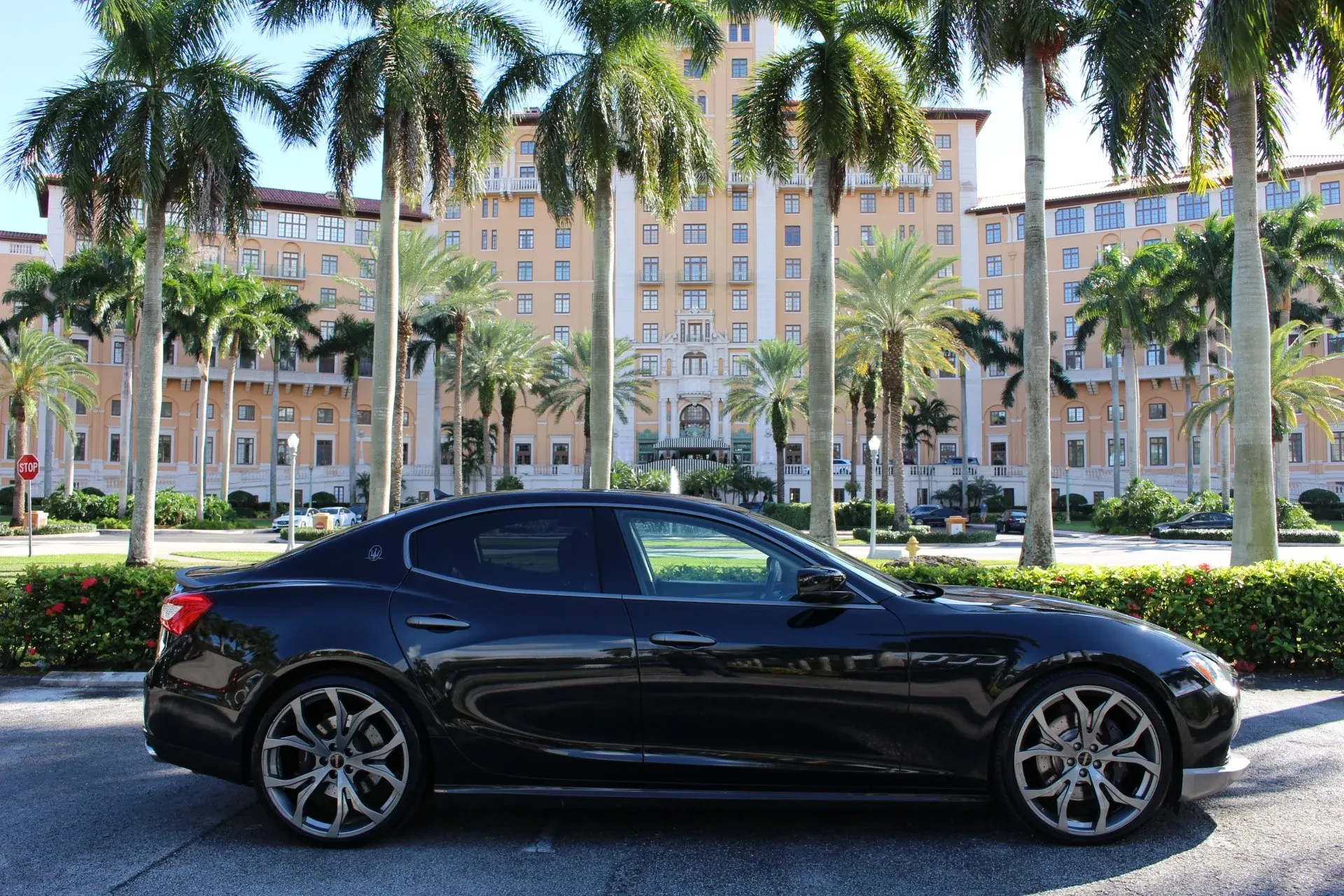 Lateral Maserati Ghibli SQ4 2015 Negro