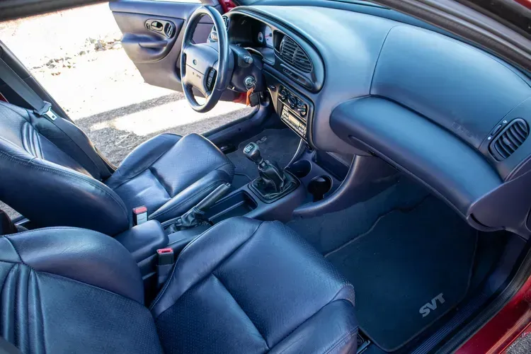 Interior Ford Contour SVT 1999