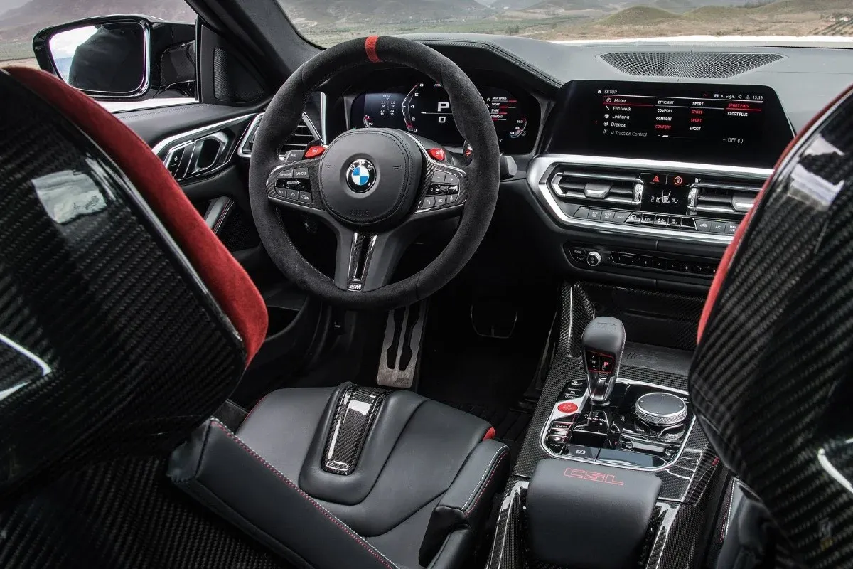 Interior BMW M4 CSL 2023