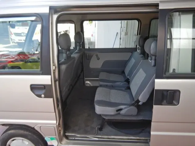 Lateral Subaru Sambar Minivan 1991 Plateado