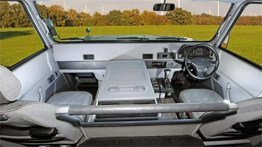 Interior Toyota Mega Cruiser