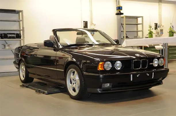 BMW E34 M5 Cabriolet (1992) Negro