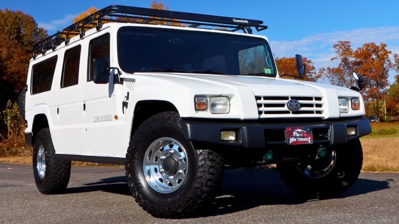 Toyota Mega Cruiser Blanco