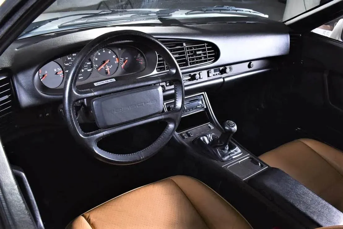 Interior Porsche 944 Turbo