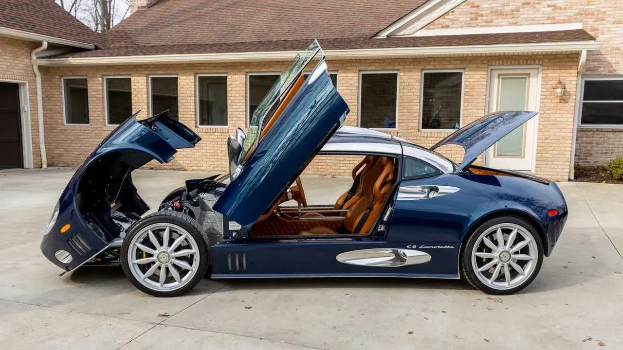 Lateral Spyker C8 Azul Oscuro