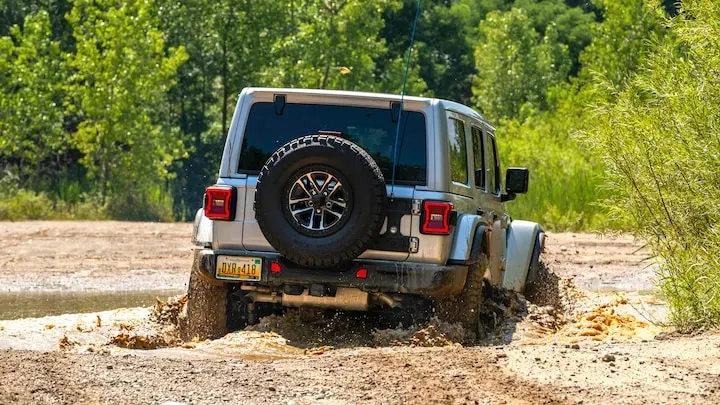 Parte Trasera Jeep Wrangler Rubicon 392 Plateada 