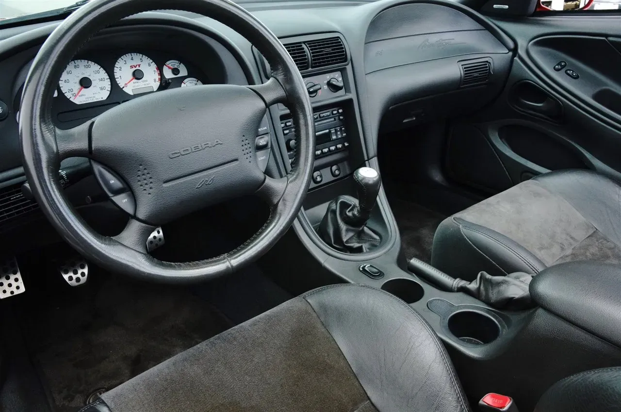 Interior Ford Mustang SVT Cobra Terminator 2004