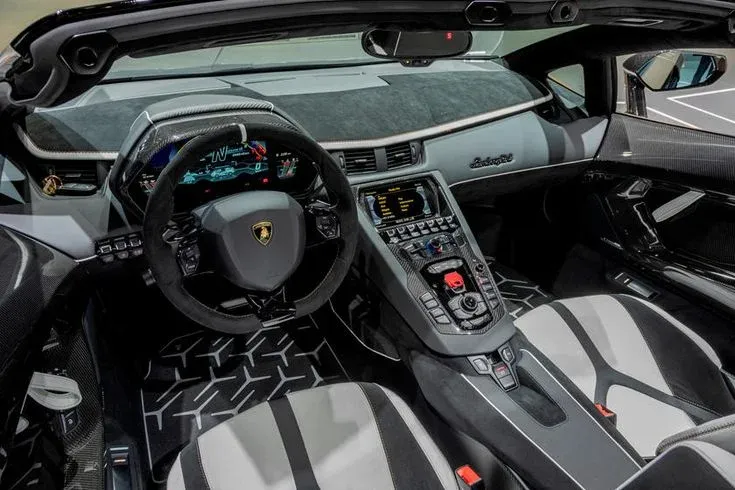 Interior Lamborghini Aventador SVJ 2019