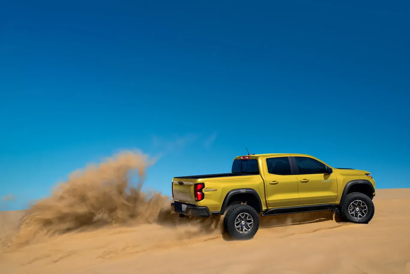 Lateral Chevrolet  Colorado ZR2 Amarillo