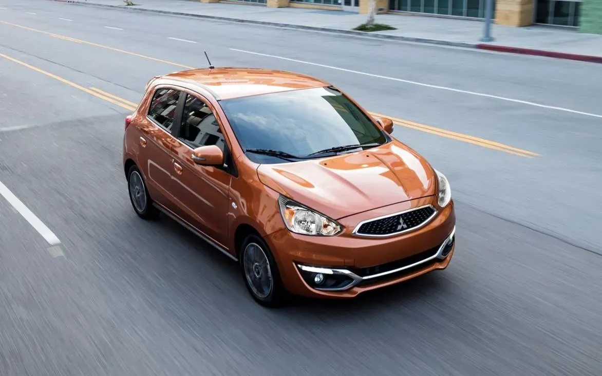 Mitsubishi Mirage 2017 Naranja