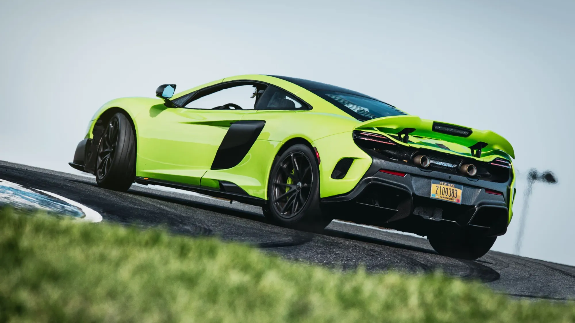 Parte Trasera McLaren 675LT Verde