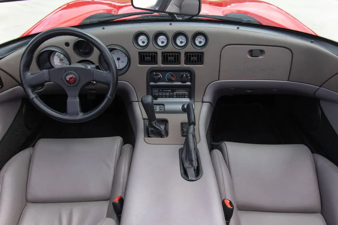 Interior Dodge Viper 1992