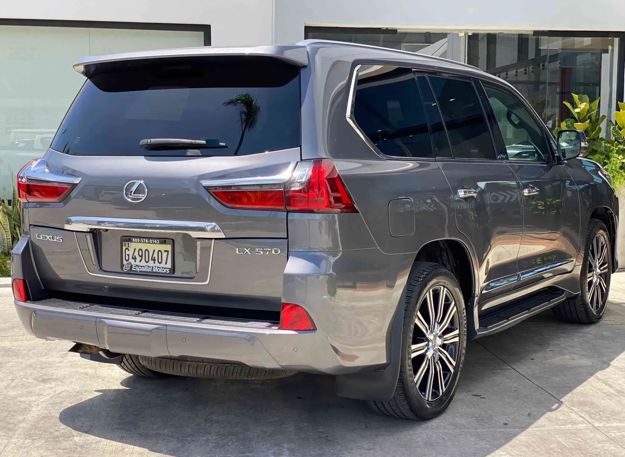 Parte Trasera Lexus LX 570 2019