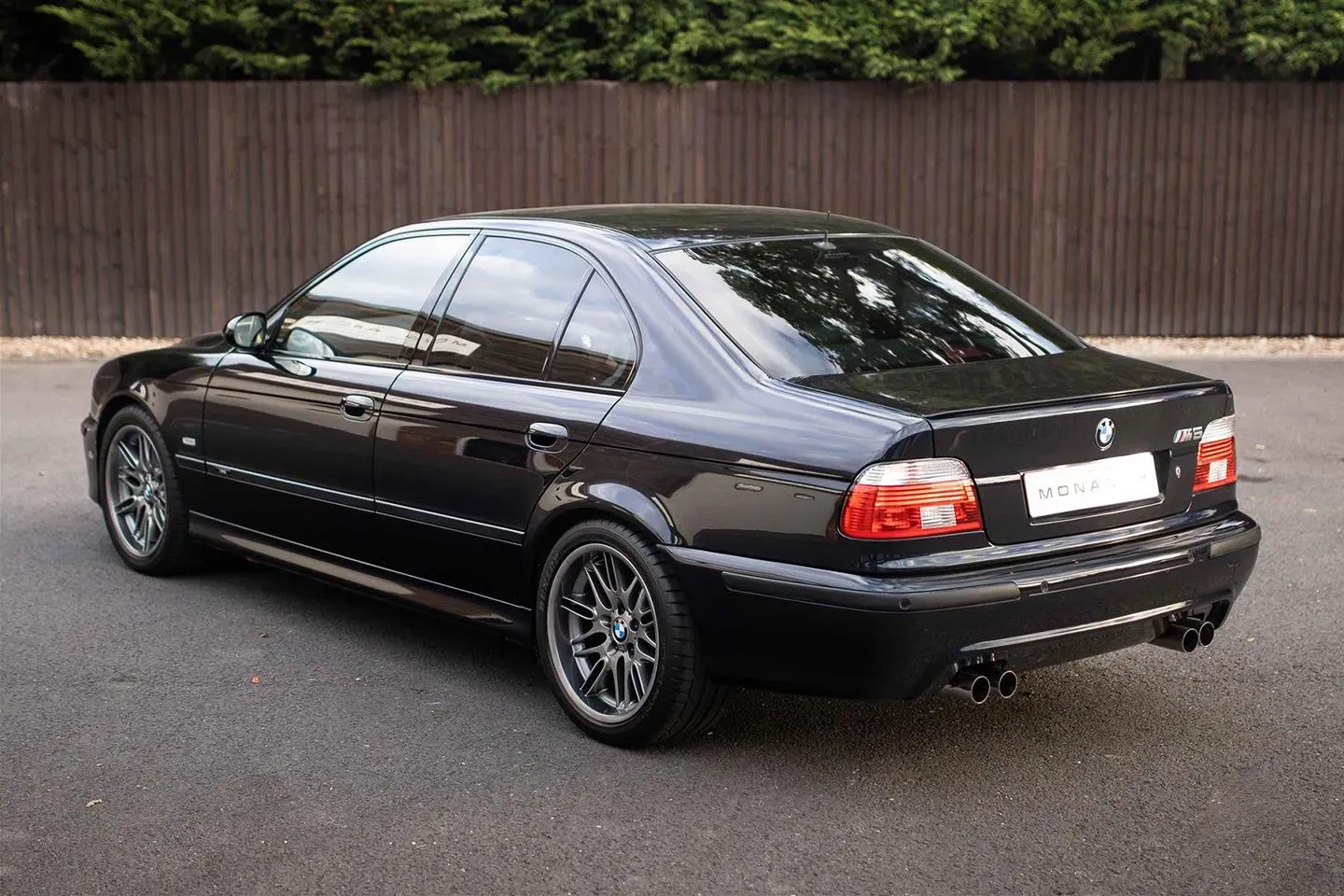 Parte Trasera BMW M5 E39 Negro