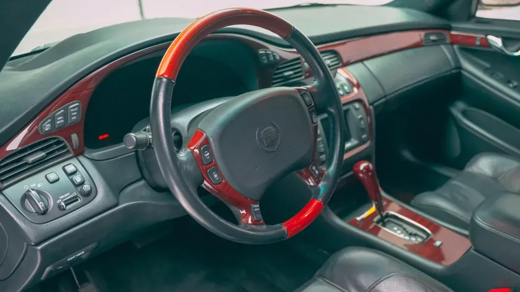 Interior Cadillac DeVille DTS-I