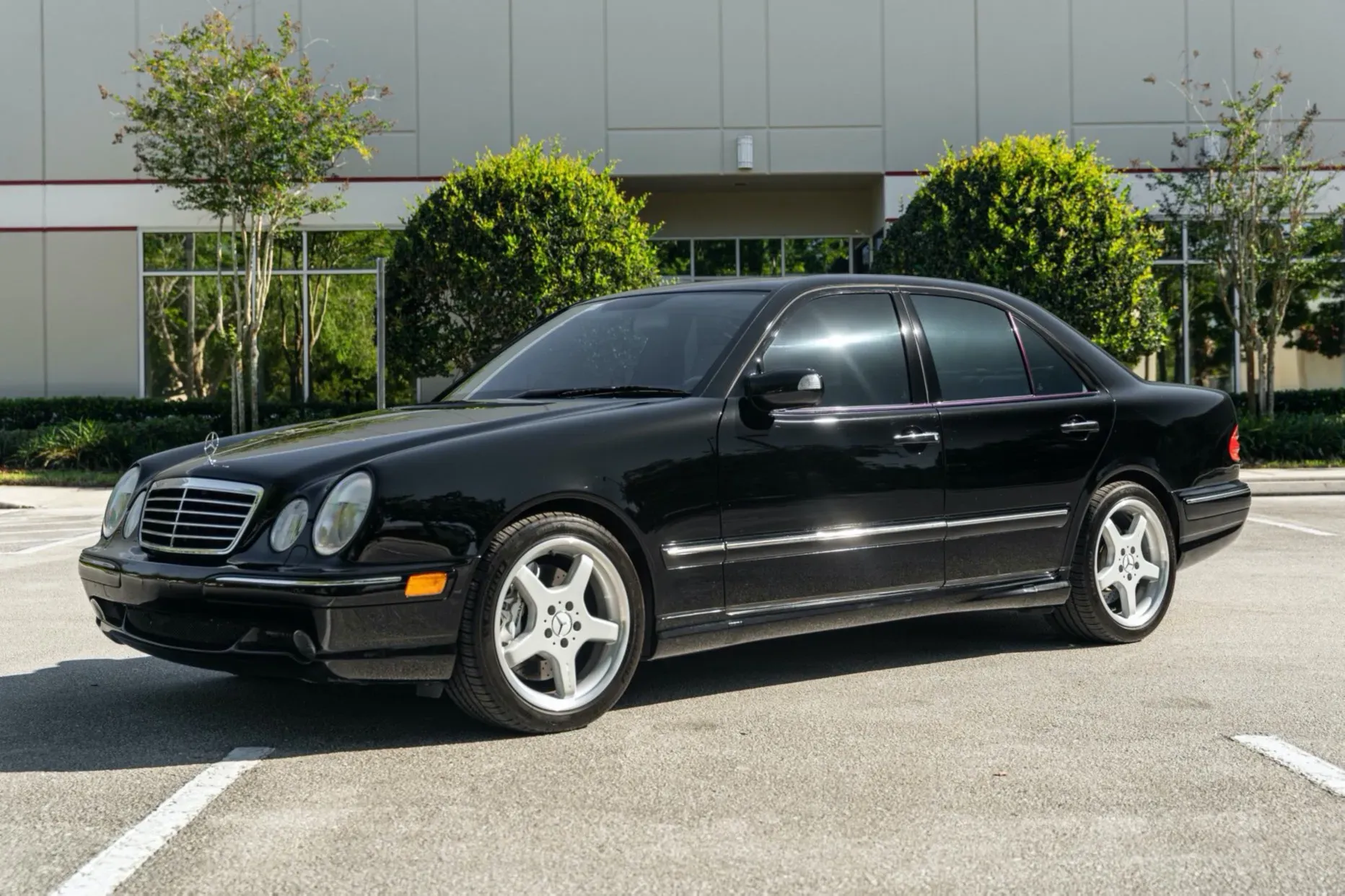 Mercedes-Benz E55 AMG (2001) Negro