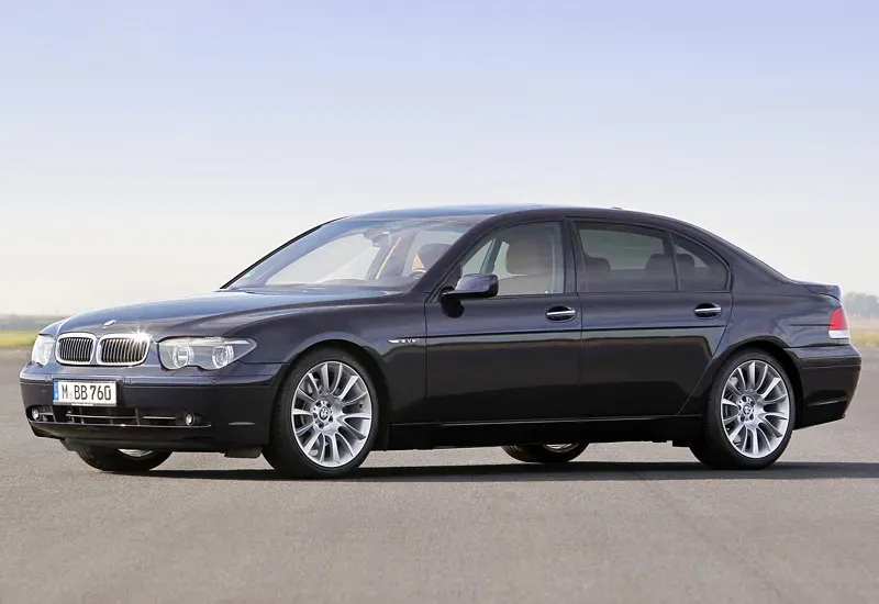 Lateral BMW 760Li 2003 Gris