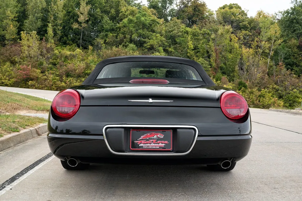 Parte Trasera Ford Thunderbird 2004  Negro