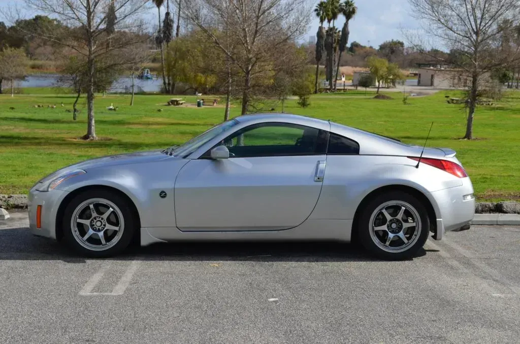 lateral Nissan 350Z 2004 Plateado