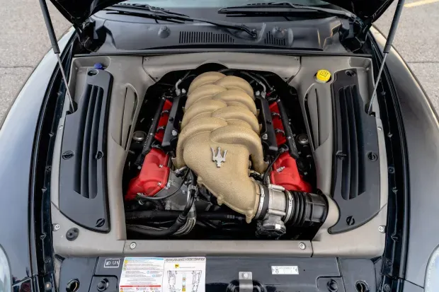 Motor Maserati Coupé 2004