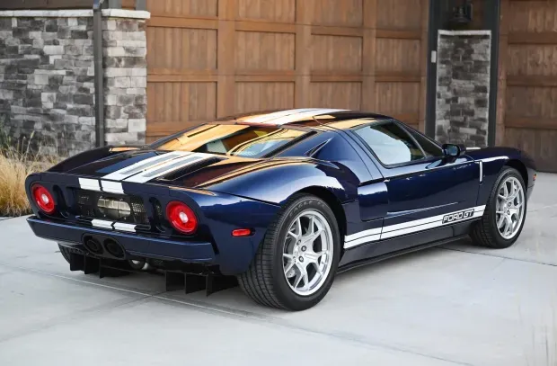 Parte Trasera Ford GT del 2005 Azul