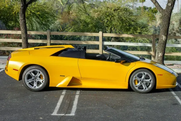 Lateral Lamborghini Murciélago Roadster 2006 Amarillo