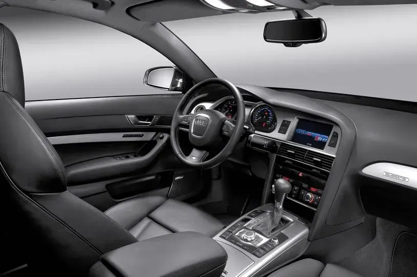 Interior Audi S6 V10