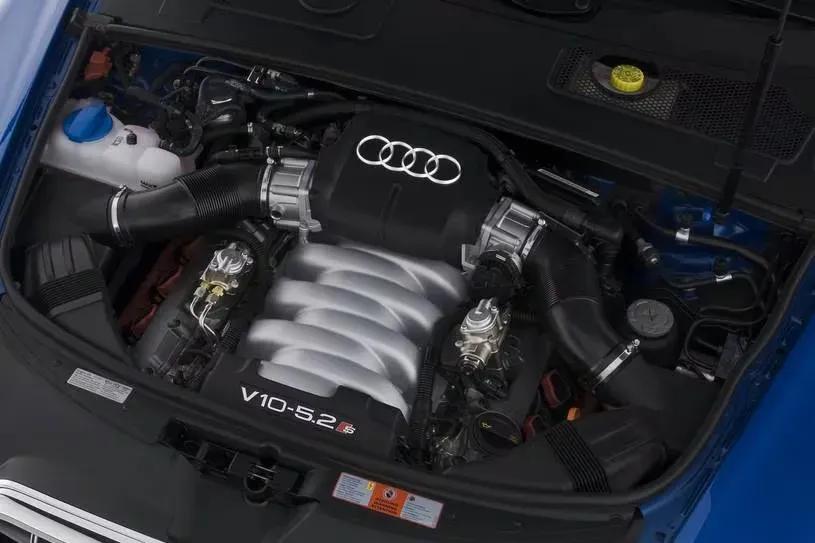 Motor Audi S6 V10