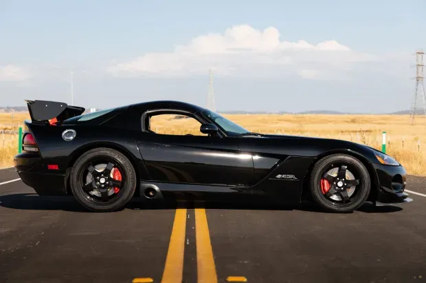 Lateral Dodge Viper SRT10 ACR Negro