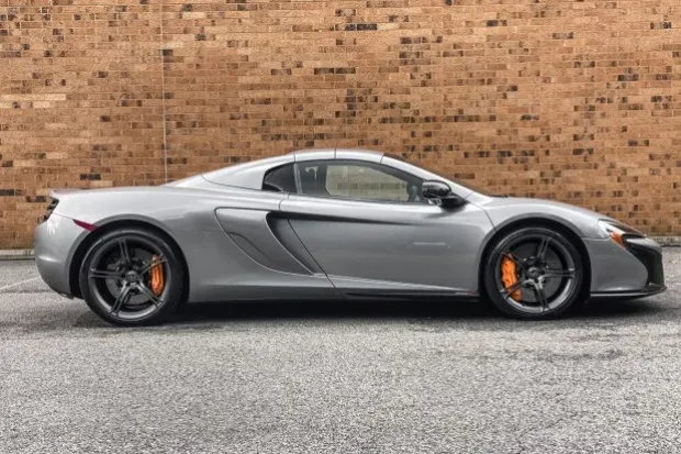 Lateral McLaren 650S Spider 2015 Plateado