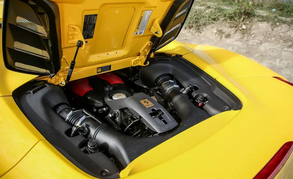 Motor Ferrari 488 Spyder