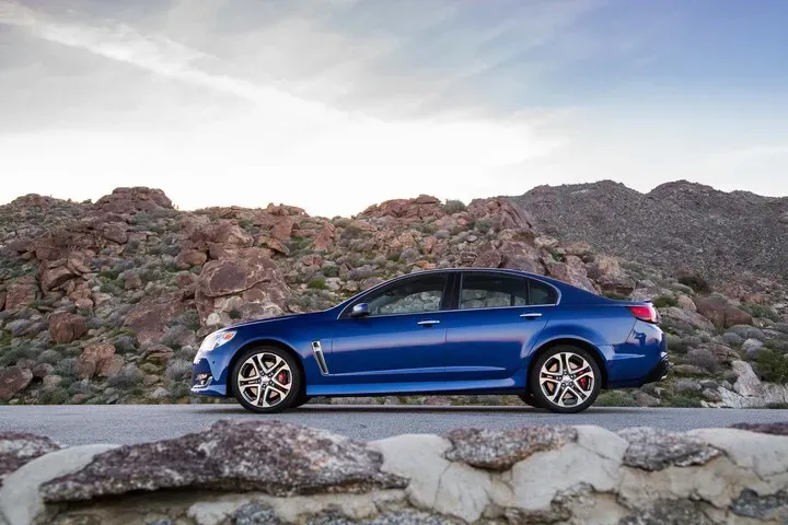 Lateral Chevrolet SS 2017 Azul