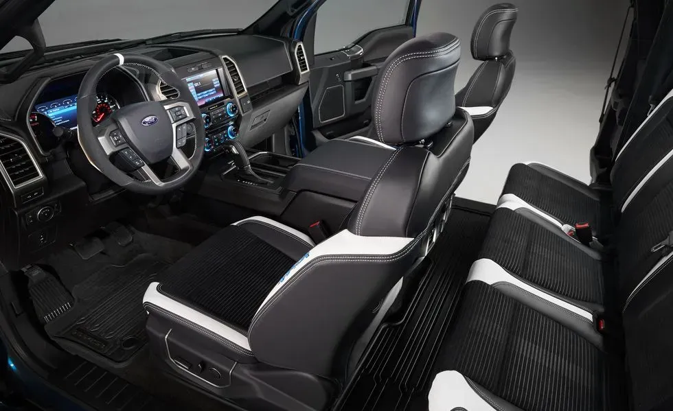 Interior Ford F-150 Raptor 2017