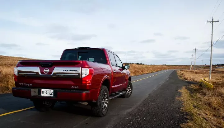 Parte Trasera Nissan Titan Platinum Reserve 2017 Rojo